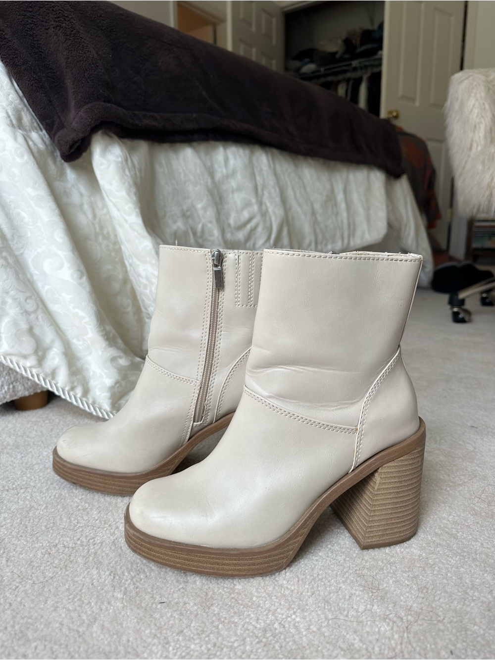 Women’s Cream Block Heel Ankle Boots - Picture 3 of 5